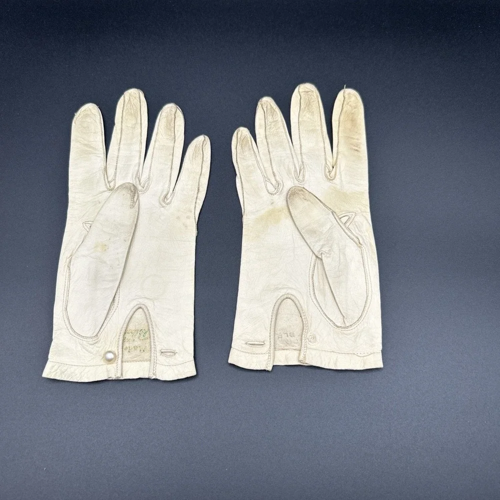 Bloomingdales Gloves Womens 7.5 White Kid Leather Vintage Made In France Button